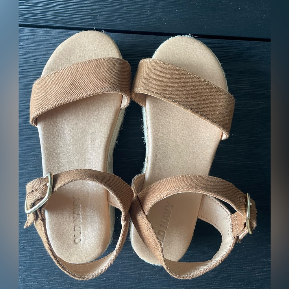 Old Navy, 12C platform sandals